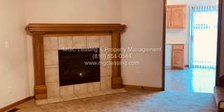 Spacious Raymore Townhome in Prime Remington Village Location Gallery 9