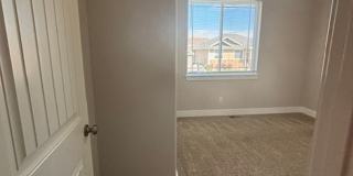 Beautiful 5 Bedroom, 3 Bath Executive Home in the Pointe! Gallery 34