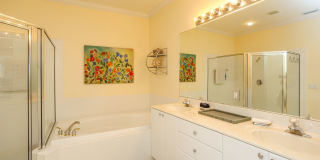 2/2 BEAUTIFUL COACH HOME ** SPANISH WELLS GOLF AND COUNTRY CLUB COMMUNITY  ** COMMUNITY POOLS ** Gallery 35