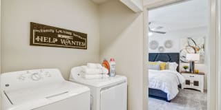 Crossroads at Arlington Apartments Gallery 9