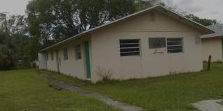FORT MYERS ** 2 BED-1 BATH UNFURNISHED FIRST FLOOR APARTMENT AVAILABLE FOR A LONG-TERM TENANT ** PET FRIENDLY ** FORT MYERS ** 2 BED-1 BATH UNFURNISHED FIRST FLOOR APARTMENT AVAILABLE FOR A LONG-TERM TENANT ** PET FRIENDLY ** Gallery 1