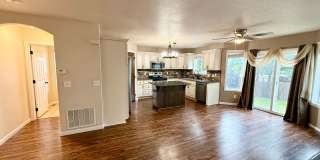 Stunning 4 bedroom/ 2.5 bath home with 2 car Attached Garage in Fort Collins, Colorado Gallery 11