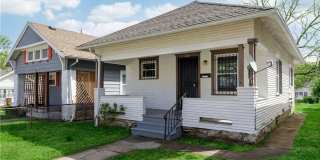 Charming Renovated 2 Bedroom Bungalow Gallery 4