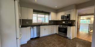 Beautiful 3-Bedroom Home with Remodeled Kitchen, Dual Living Spaces & Spacious Backyard Gallery 7