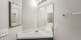 Lakeline Apartments Gallery 25