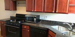 7462 North Greenview Gallery 1