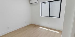 3075 Hawthorn Street Gallery 9
