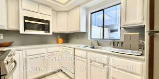 8758 S Oakwood Park Circle Gallery 4