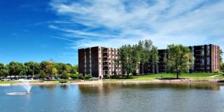 Twin Lake Towers Apartments Gallery 10