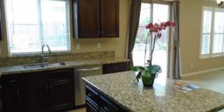 BEAUTIFUL 2 STORY IN WEST ROSEVILLE! 4 BEDROOM, 3 BATH, 3 CAR GARAGE, WITH LOW MAINTENANCE YARD! Gallery 10