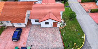 4530 SW 143 PL. Gallery 2