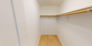*Contemporary Home, Stylish Luxury, Central Air, Pet Friendly, Fenced Yard Gallery 26