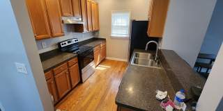 Room in 3 Bedroom Home at 901 Hall St Gallery 1