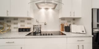 Magnolia Square Gallery 3