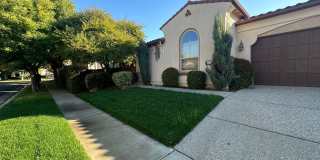 4 Bedroom Single Story Home in Gated Community Gallery 1