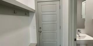 Large 3 Bed 2.5 Bath Duplex Includes Office Space (See Contact Info Below) Gallery 51