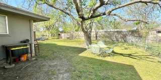 Charming 3BR Home with Large Yard & Easy I-35 Access Near Denton Gallery 19