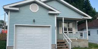 Gorgeous 3 bedroom House in JoMo with a deck!! Gallery 3