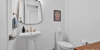 Spacious 3BR Townhome in Charlotte Gallery 13