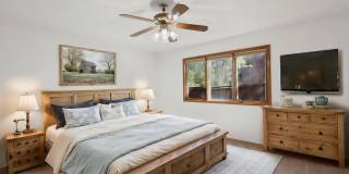 Adorable Townhome, 2 Master Bedroom Suites to Patio Living Gallery 15