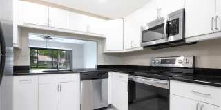 231 Lakeside Circle Gallery 1