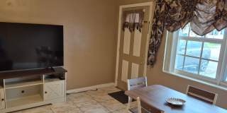 Charming 2 Bedroom / 1 Bathroom House Gallery 6