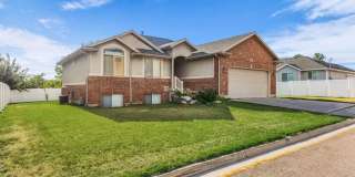 Beautiful 3 Bedroom Rambler in the Heart of Kaysville Gallery 1