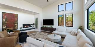 Fully Furnished 4-Bedroom Tetherow Home | Hot Tub + Home Services Included Gallery 24