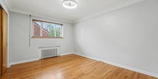 Bright Updated 2-Bed Condo with Vintage Charm Near Wash Park & Cherry Creek Gallery 4
