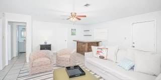 4 bed, 2 bath house, Available August 2026! Gallery 4