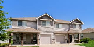 3 BR/2.5BA | Newly Renovated Single Family Home | 1-Car Covered Parking | Community Pool! Gallery 1