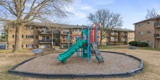 2Br/ 1Ba - Beautifully renovated first-floor walkout condo in water privileged community available now! Gallery 31