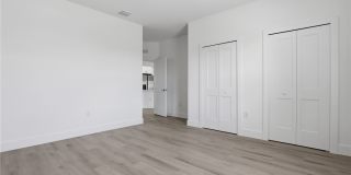 723 Ivan Avenue S Gallery 23