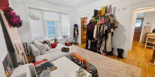 Very Spacious 2 BR/1 BA in Wrigleyville Gallery 11