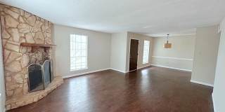 2 Bedroom Upstairs Condo Located off College & Perkins Gallery 1