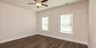 Single Family Home With Spacious Fenced Backyard! Gallery 30