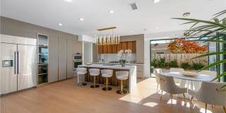 853 Oak Street Gallery 9