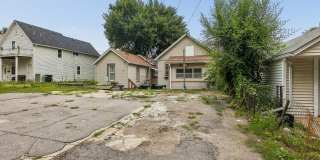 Large Single Family House Gallery 22