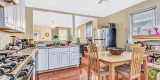 224 Bank Avenue Gallery 10