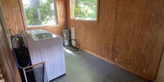 4 bedroom 1 1/2 bath single family house with yard. Gallery 47