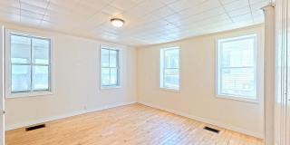 4-Bed Farmhouse Minutes from UVM Campus (30 Chase St) Gallery 22