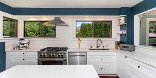 Charming North Admiral Craftsman w/ Modern Updates! Gallery 8