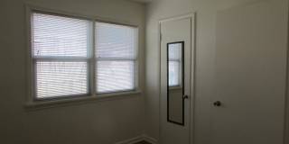 1456 E Elm Street Gallery 14