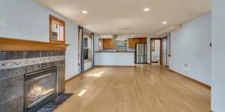 Stylish 3BR/3.5BA Townhome with Vaulted Ceilings & Attached Garage Gallery 15