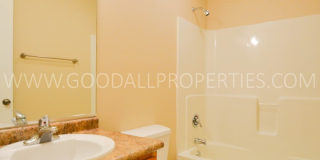 2 Bath Town home in Urbandale with a 2-car attached garage Gallery 13