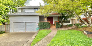 Large 4 Bed, 2.5 Bath House! Landscaping Included! Gallery 1