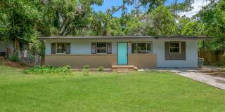 FULLY RENOVATED 4/2 House w/ Large Yard, Solid Floors, Stainless Appliances, Quartz Counters, & More! $1750/month Available NOW!! Gallery 1