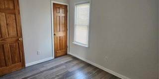 1432 Warwick Avenue Gallery 4