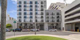$2400 / 1 Bed  / 1 Bath / 1 Parking IN KAKAAKO Gallery 1