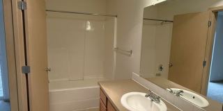 3 Story ~ 3 Bed/3 Bath Townhome in Parkview Village! Gallery 22